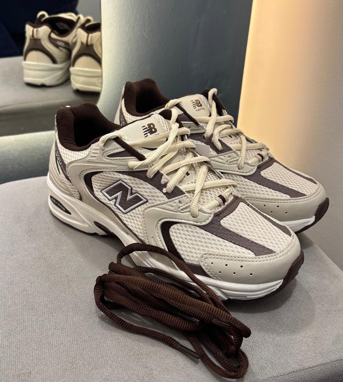 NB 530 Creme e Marrom