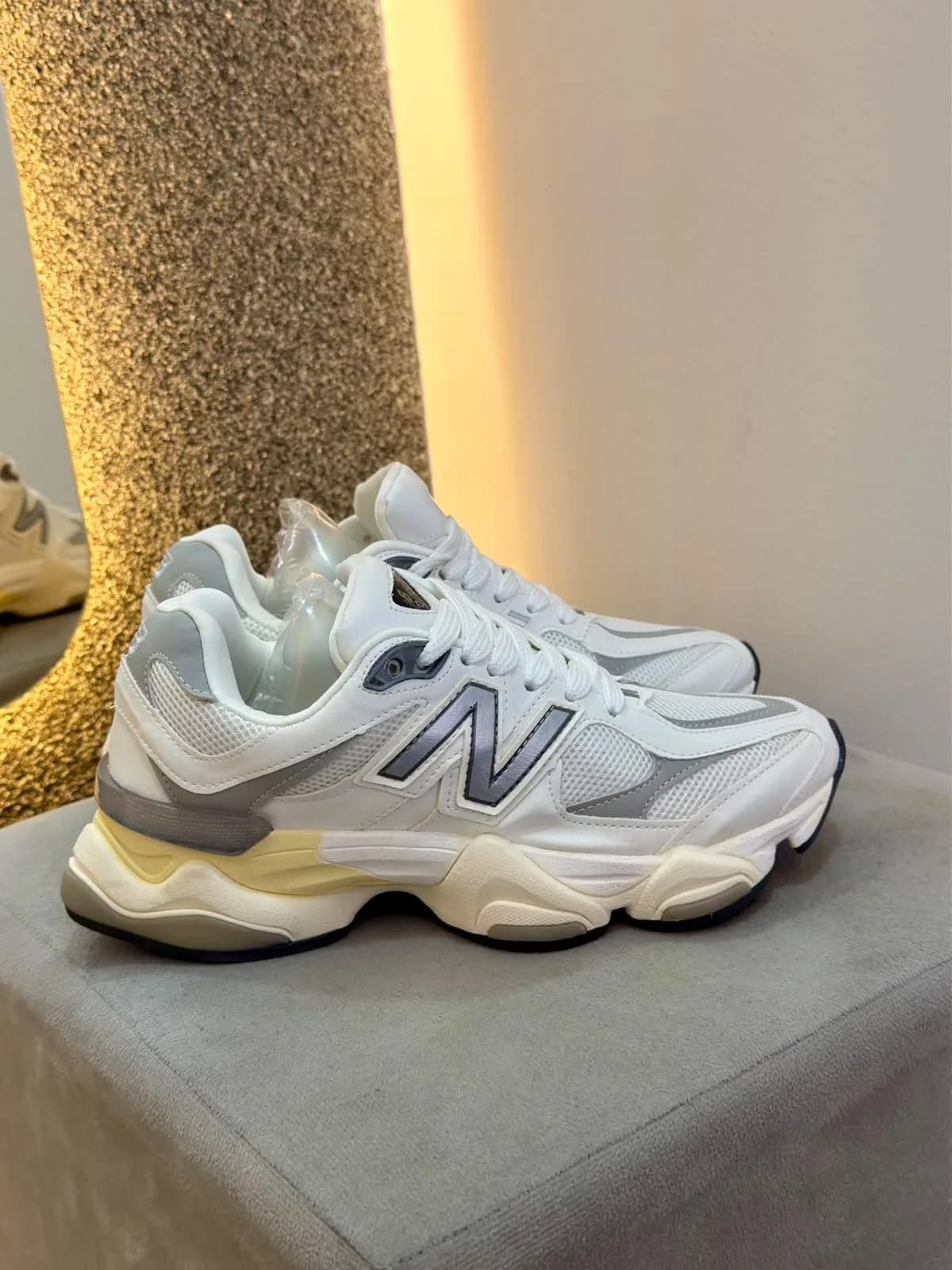 NB 9060 Branco/Cinza