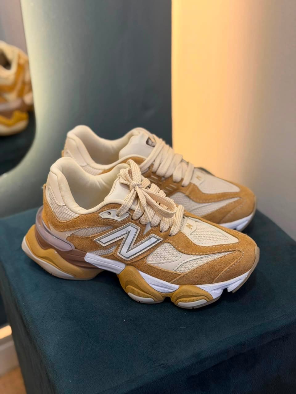 New Balance 9060 Bege